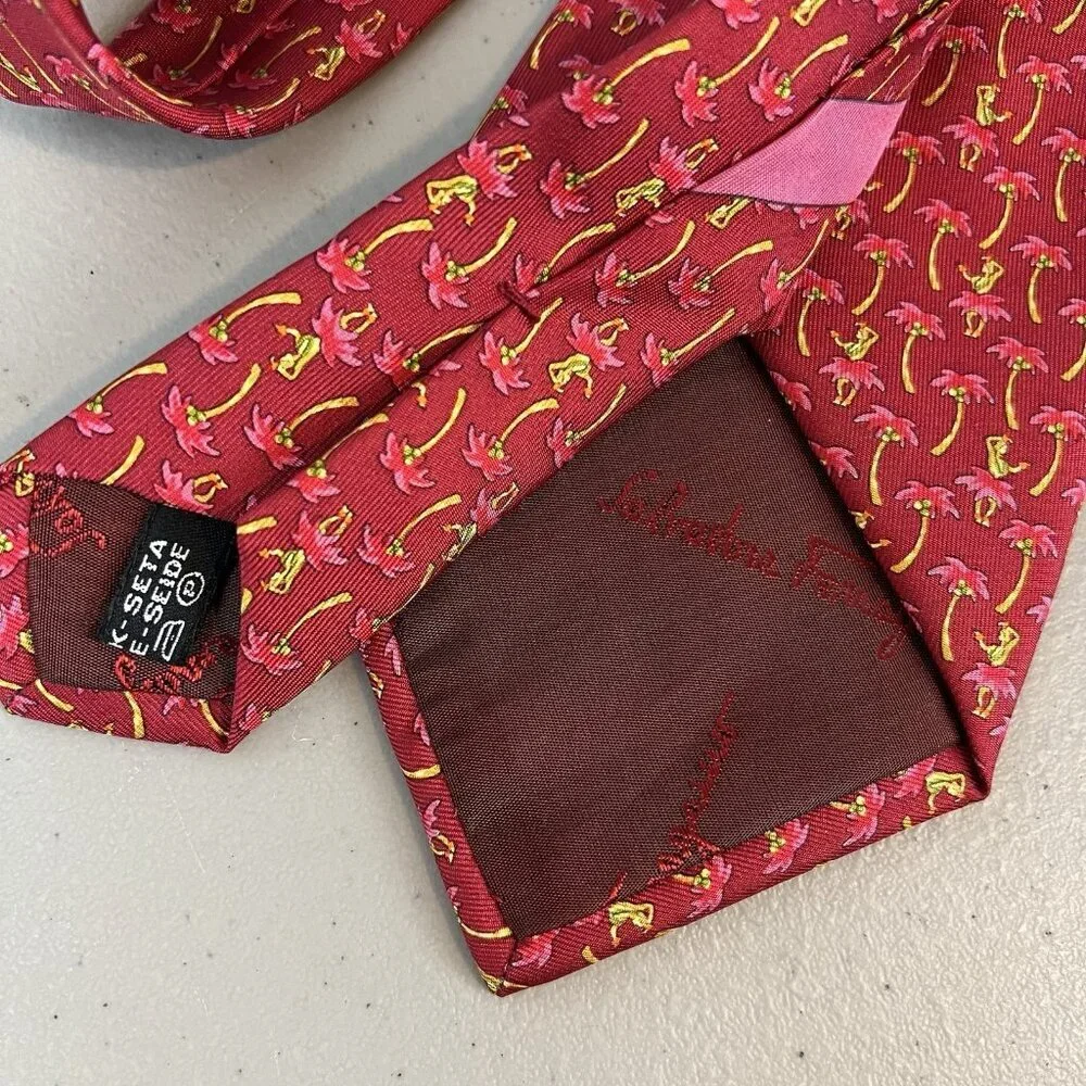 Salvatore Ferragamo Hula Girl Palm Tree‎ Silk Necktie Tiki Tie Pink Red